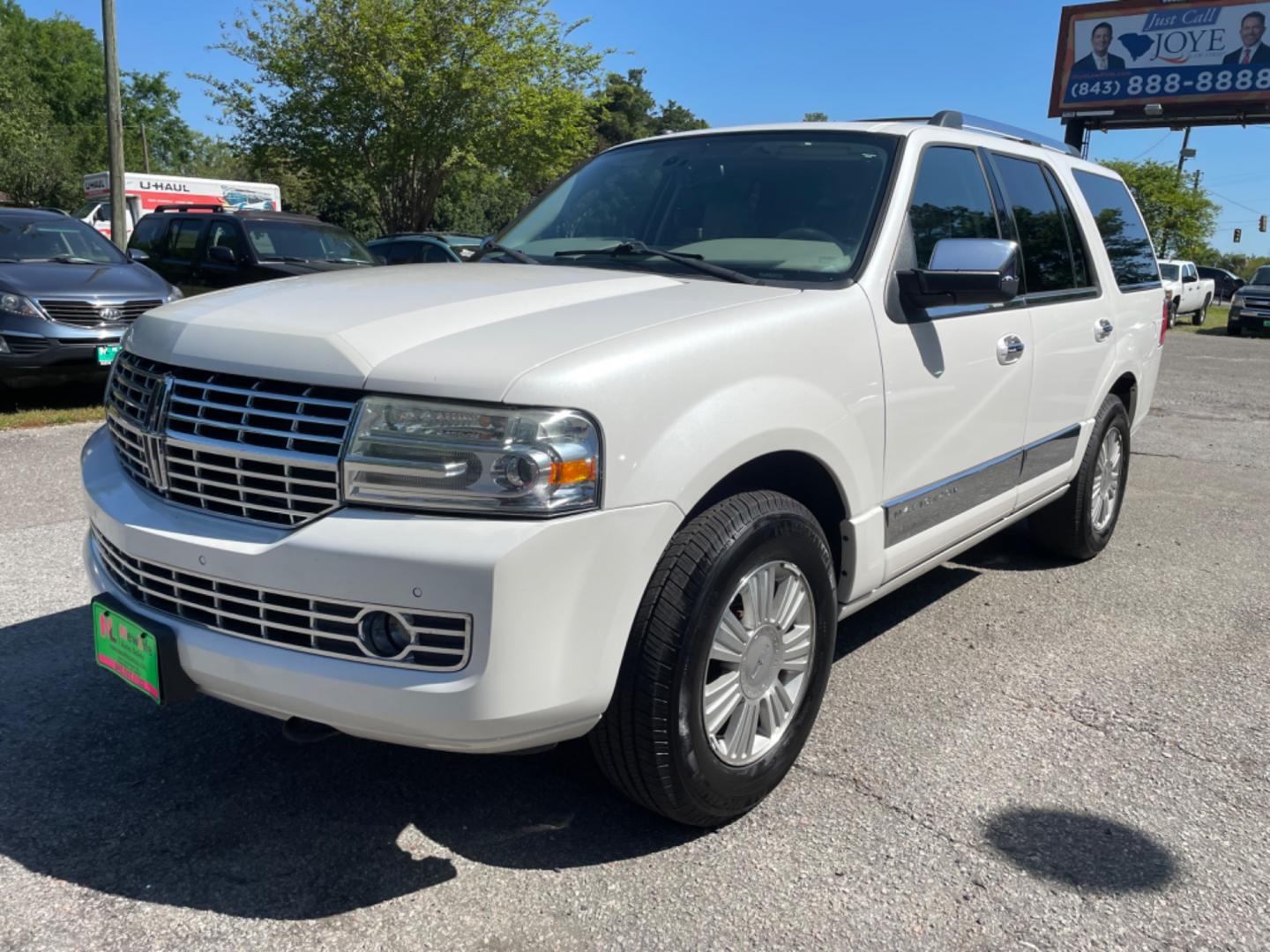 2013 WHITE LINCOLN NAVIGATOR BASE (5LMJJ2J50DE) with an 5.4L engine, Automatic transmission, located at 5103 Dorchester Rd., Charleston, SC, 29418-5607, (843) 767-1122, 36.245171, -115.228050 - Photo#2